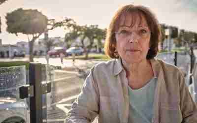 Senior Moving Specialists Help Customers  With Difficult Transitions